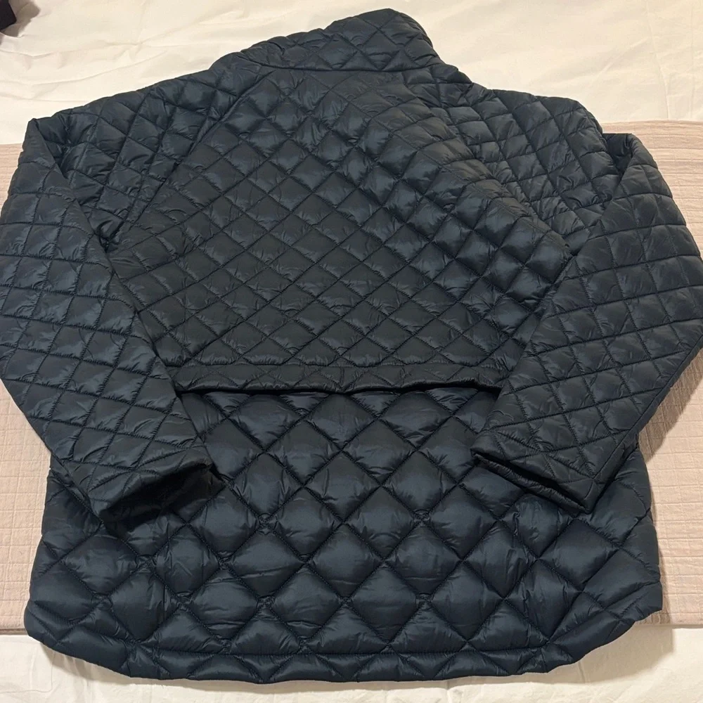 SOLD Athleta Whisper Featherless Puffer Jacket in Cypress Size M - Picture 8 of 8